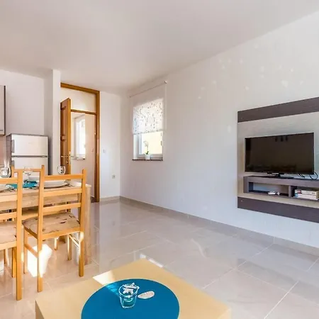 Chiara Mit Pool By Interhome *