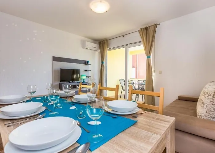 Chiara Mit Pool By Interhome Casa de Férias Dramalj