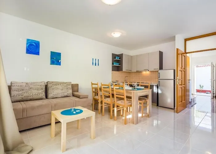 Chiara Mit Pool By Interhome Casa de Férias