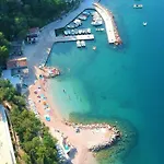 Chiara Mit Pool By Interhome Casa vacanze Dramalj