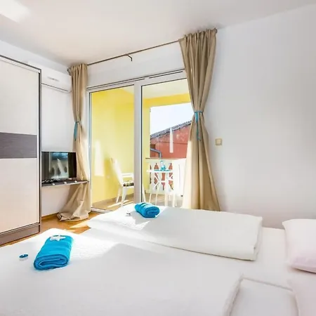 Chiara Mit Pool By Interhome *