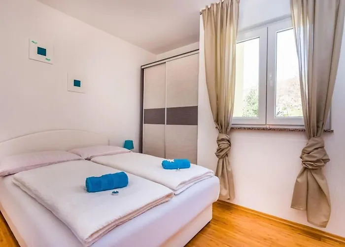 Chiara Mit Pool By Interhome *