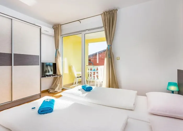 Chiara Mit Pool By Interhome *