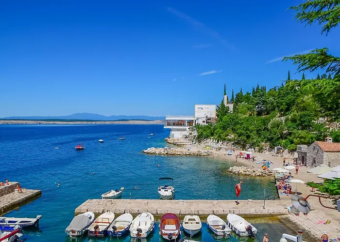 Chiara Mit Pool By Interhome Nyaraló